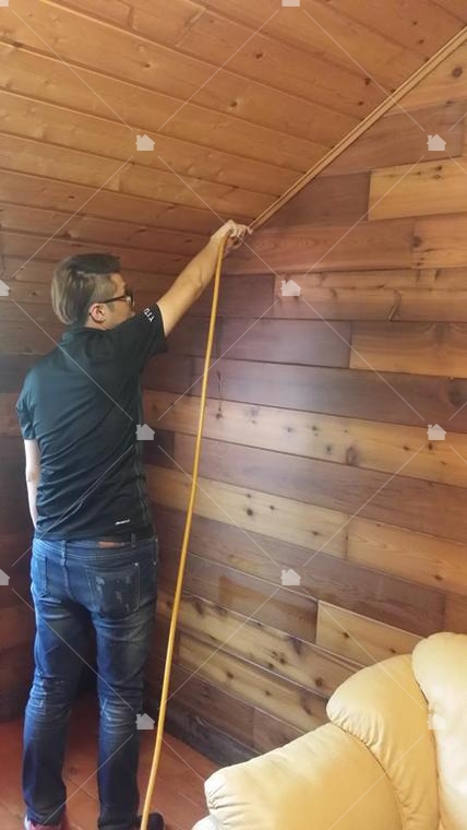 藝太消毒正在施作屋體藥劑殘效處理 藝太消毒正在施作屋體藥劑殘效處理