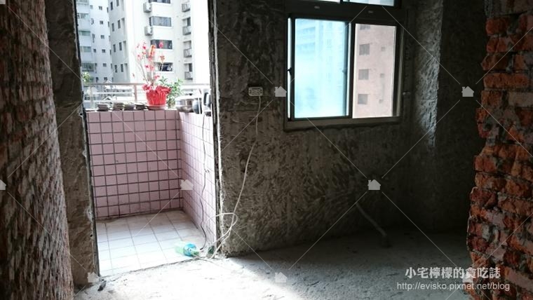 剛完成拆除工程的室內,接下來換泥作師傅進場! 剛完成拆除工程的室內,接下來換泥作師傅進場!